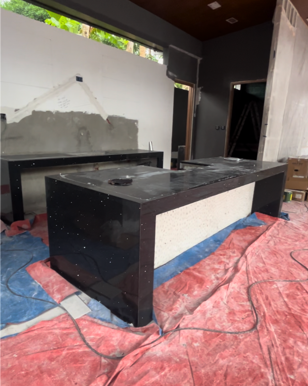 Black (Quartz)