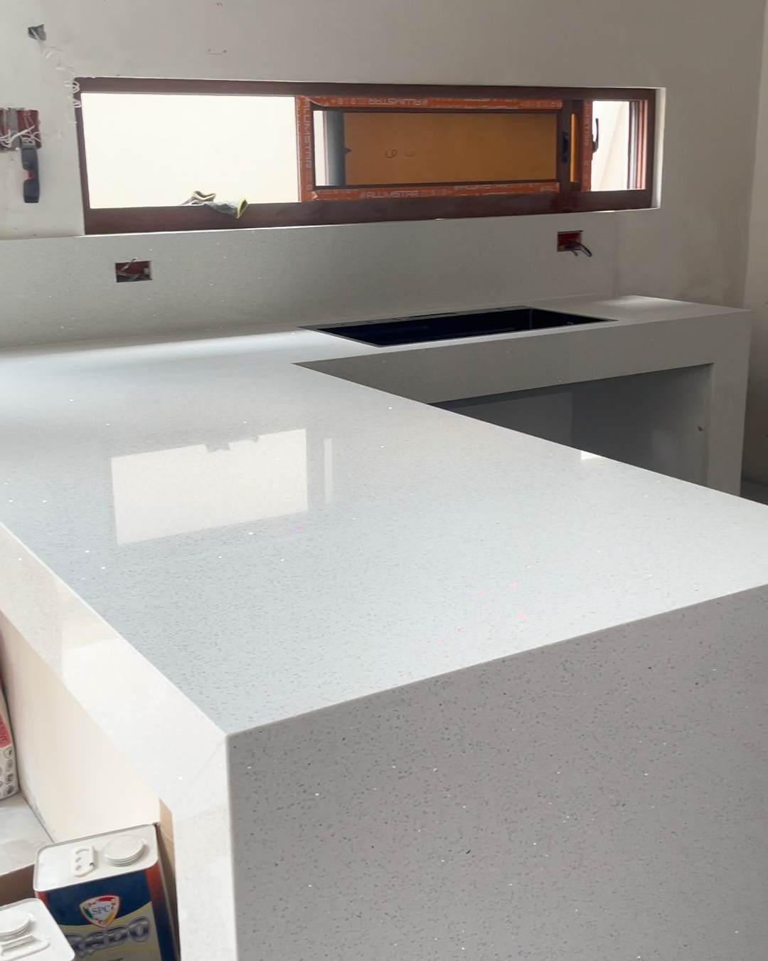 Crystal White (Quartz)