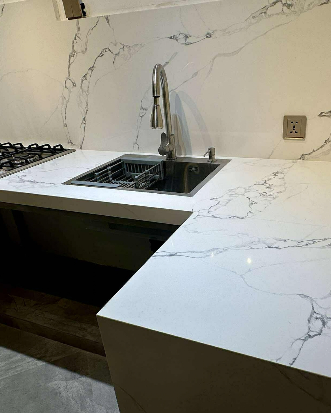 Calacata Classic (Quartz)