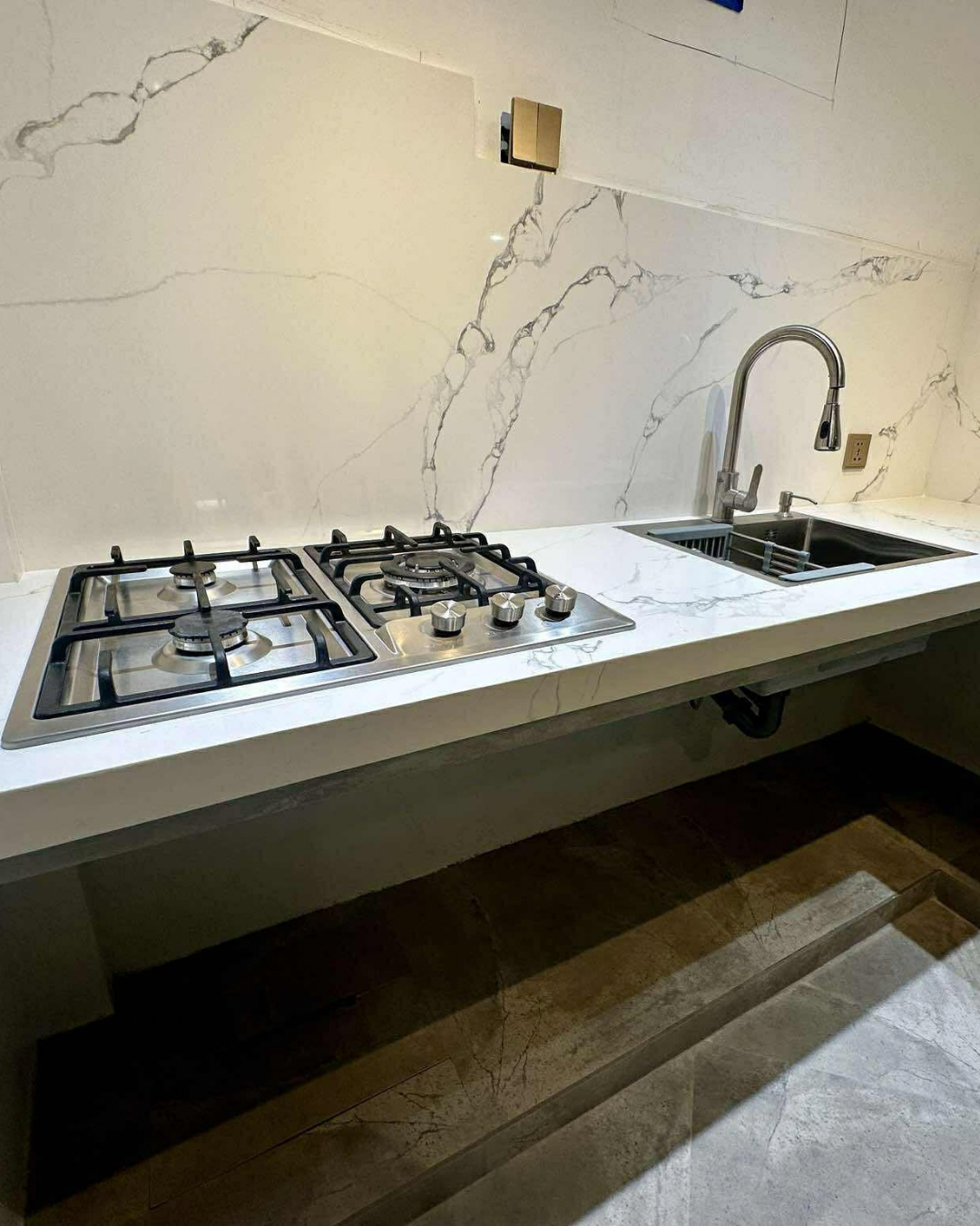 Calacata Classic (Quartz)